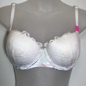 Lace Push Up Bra ( Victoria Secret )